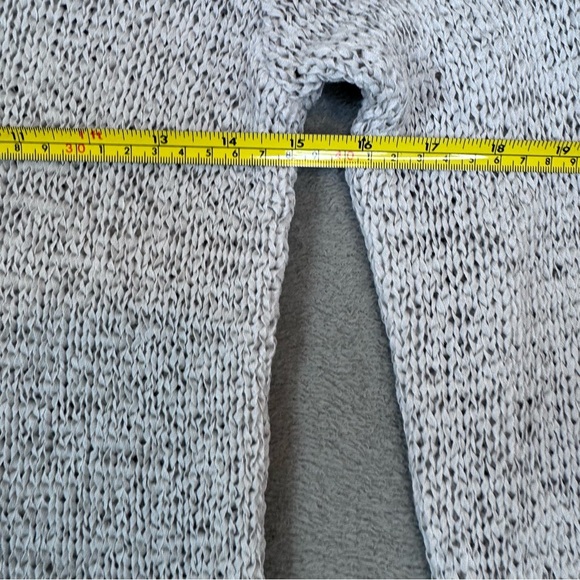 Casual Corner Gray Textured Knit Long Sleeve Pullover - Picture 4 of 11